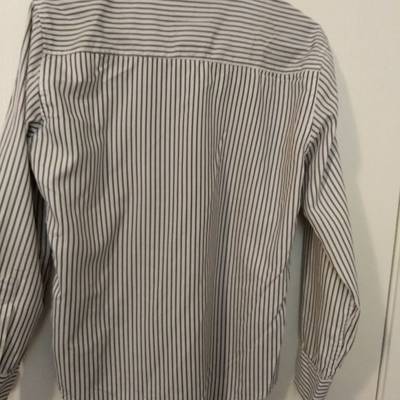 Shirt 🔥3 for 10🔥 - Picture 2 of 4